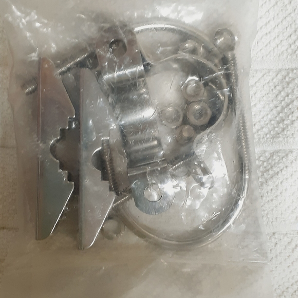 Small bag of miscellaneous metal parts - Picture 3 of 5